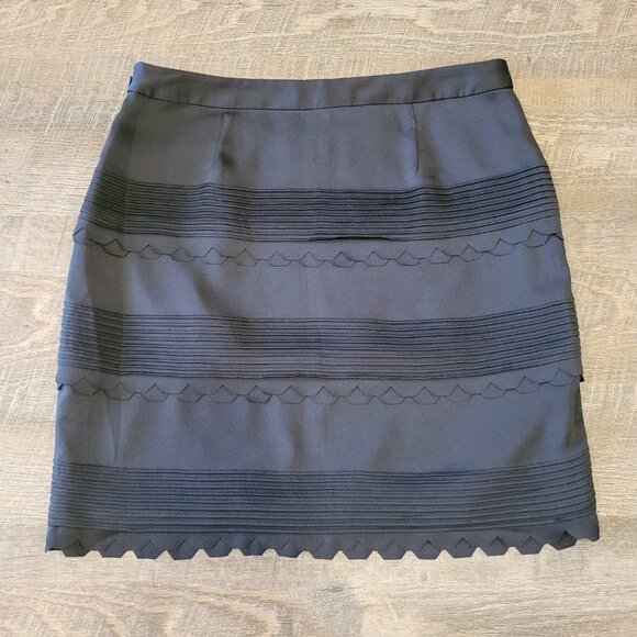 BANANA REPUBLIC | Scalloped Tiered Skirt | Sz. 4 - Picture 7 of 7